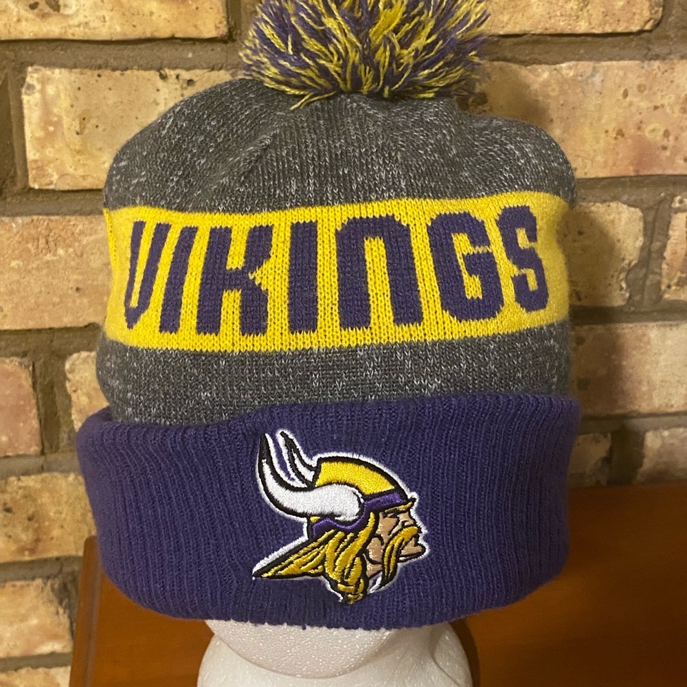 Lot Of 2 Minnesota Vikings New Era Winter Hats Toques Beanies‎ Purple Gold
